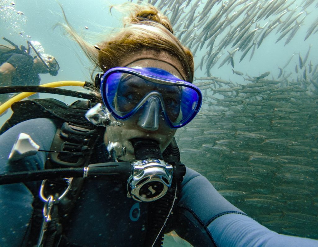 Annika Ziehen diving at Sailrock